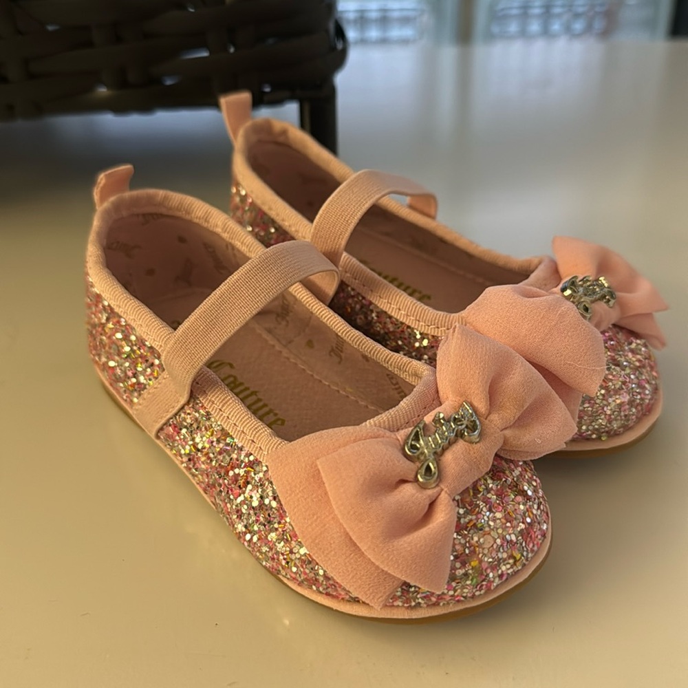 JUICY COUTURE NWOT Toddler Pink Sparkle Shoes - size 5